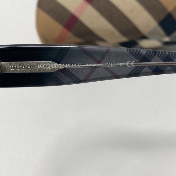 Black Burberry Sunglasses 100% Authentic - Picture 4 of 5
